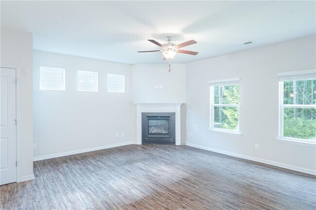 1302 Endicott Ct