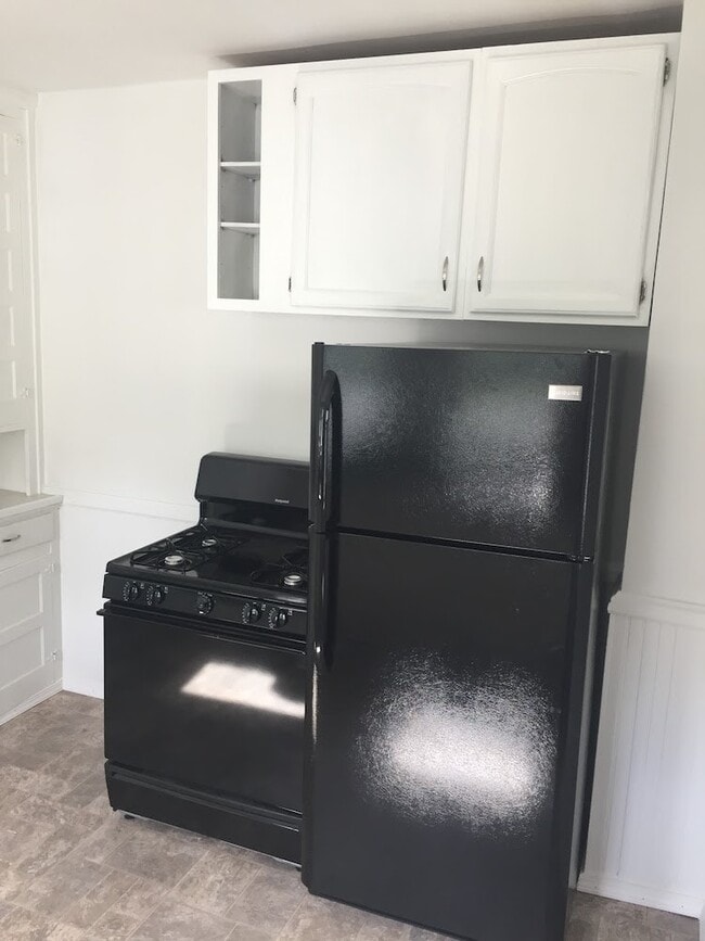 Photo - 256 E 29th St