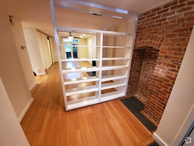 Building Photo - 2506 Cliffbourne Pl NW Unit APT B