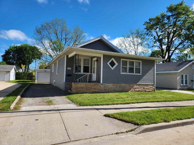 Photo - 3 Bedroom with Garage