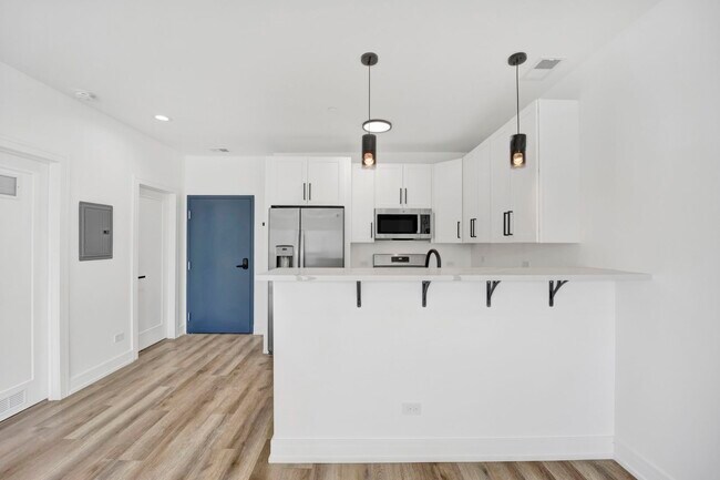 Photo - 4350 W Lawrence Ave