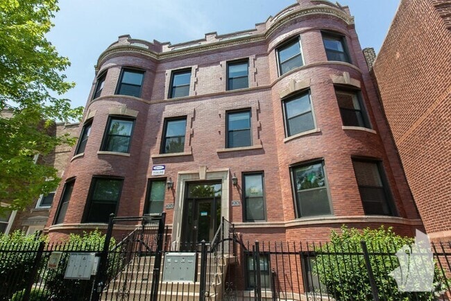 Building Photo - 2832 N Albany Ave Unit 3 Rental