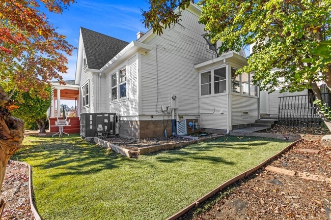 Photo - 205 Court St