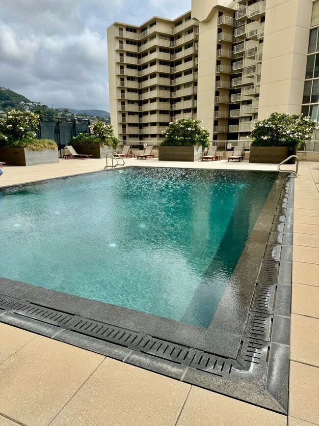 Building Photo - 1/1/2, Ground Floor Unit,  located at Mott-Smith in Makiki, Great Location!
