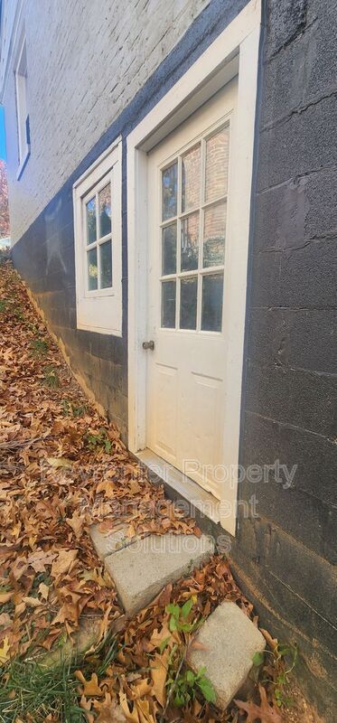 Photo - 326 Westwood Blvd