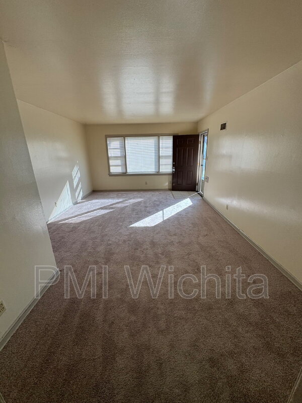 Photo - 6124 E Harry St