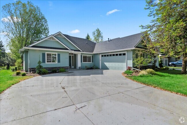 Building Photo - 3 Bedroom 3 Bathroom Home in Desirable Eag...