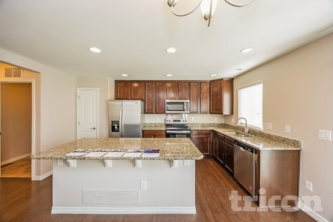 Photo - 6733 Galpin Dr