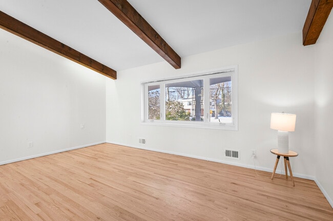 Photo - 25 Woodhollow Ln