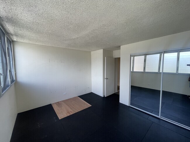 Photo - 500 University Ave