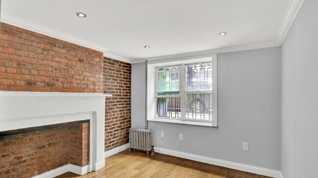 Photo - 118 E 7th St Unit 1W