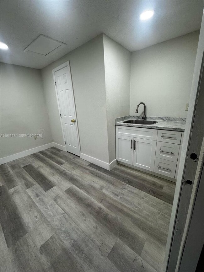 Photo - 582 E 18th St Unit C