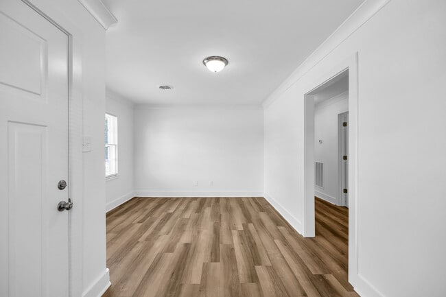 Sala de estar / Puerta de entrada / Pasillo - Lander Retreat