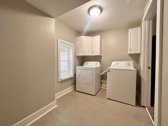 Photo - 1011-1013 Quarry Ave NW Unidad 1013