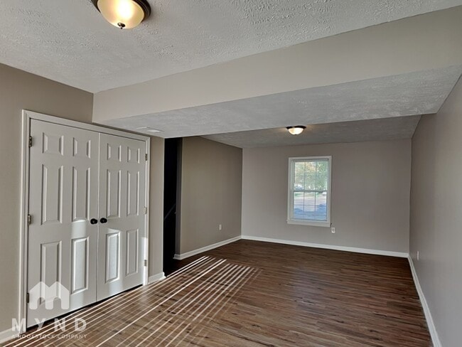 Photo - 1600 Milington Way