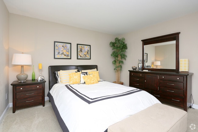 1BR 1BA-684 Sq Ft-The Madrid - Montecito Villas