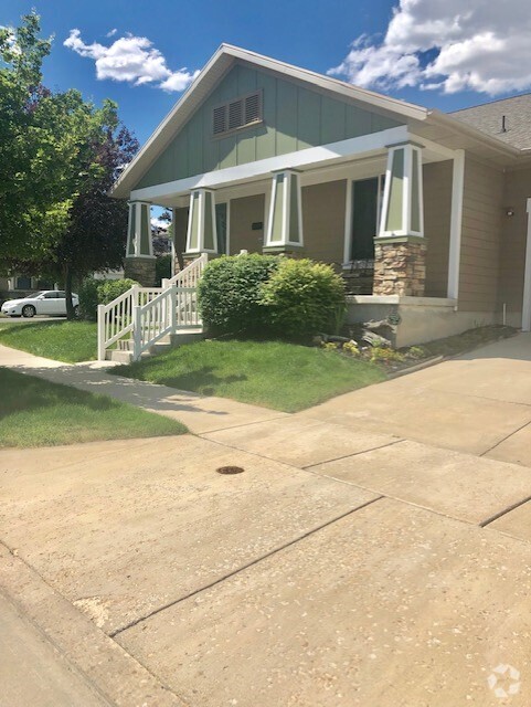 Building Photo - 11769 S Sun Tea Way Unit Basement Apartment