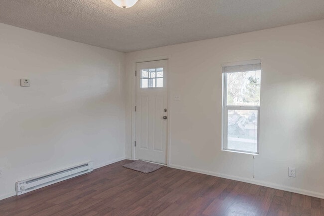 Photo - UPDATED 2 Bedrm  1Bath Home - Granite, Sta...