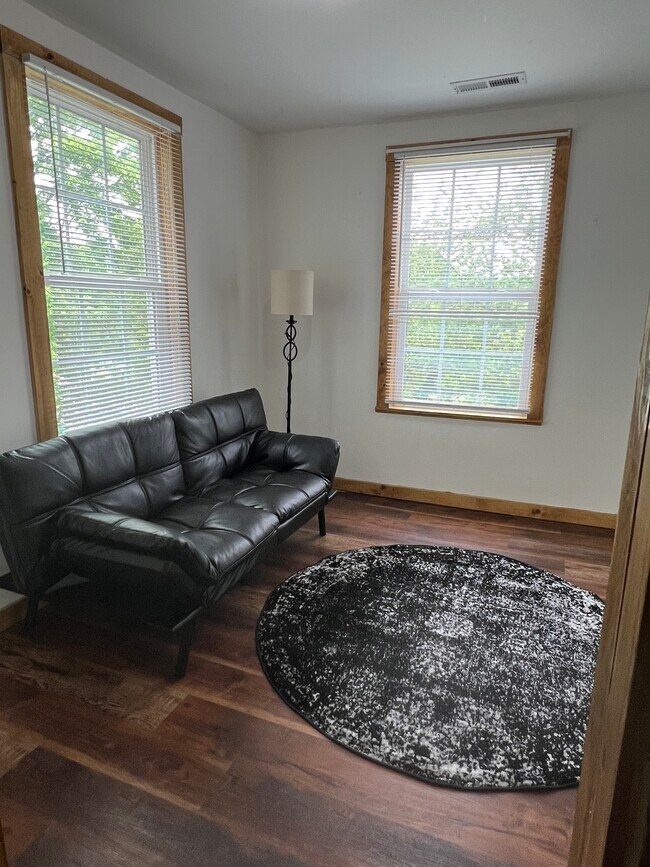 Photo - 104 1st St Unit Apartment B