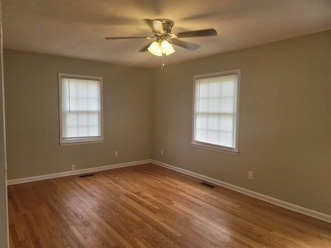 Photo - NEW LISTING!!!!!