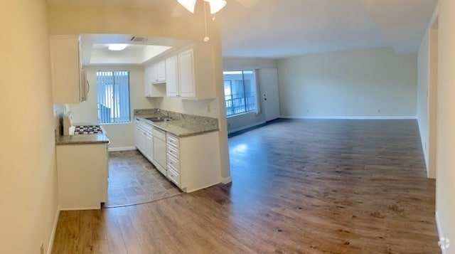 Kitchen - 211 West Verdugo Rental