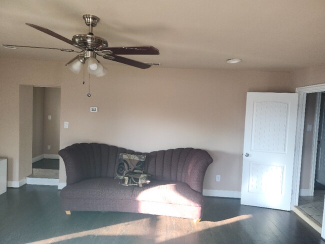 Photo - 1017 E Wells Ave Unit D