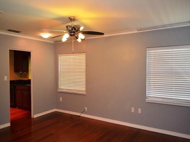 Photo - Cute Downtown 3/2 House with Attached 1/1 Apartment-close to everything