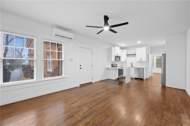 Photo - 405 4th St NE Unit 9