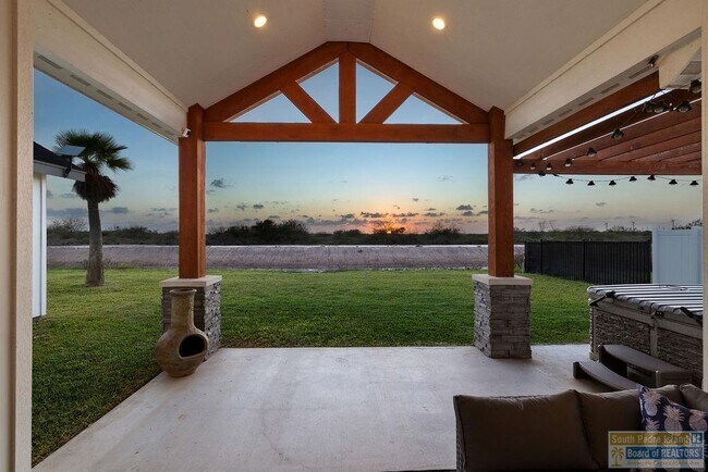 124 Torrey Pines Dr