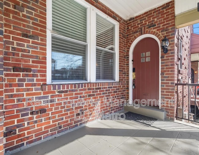Photo - 1397 Sheridan St NW