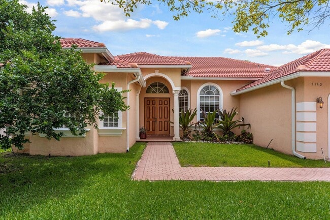 Photo - 7140 Pinecreek Way