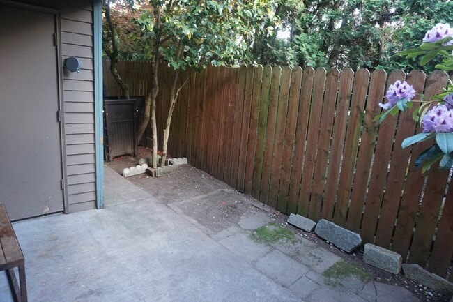 Photo - 13350 37th Ave S Unidad 1