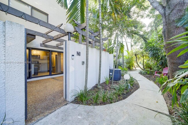 3 br, 2.5 bath House - 4704 SW 67th Ave - 3 br, 2.5 bath House - 4704 SW 67th Ave