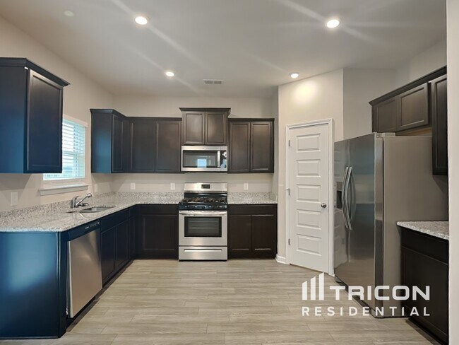 Photo - 194 Malbone St SW