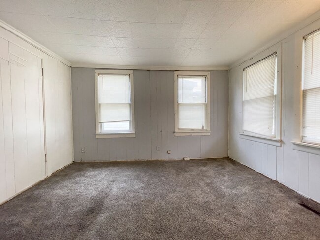 Photo - Fall into this cozy 3-Bedroom Home with a ...