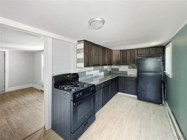 Photo - 262 W 4th St S