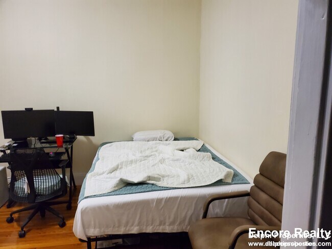 Photo - 1203 Boylston St Unidad 2