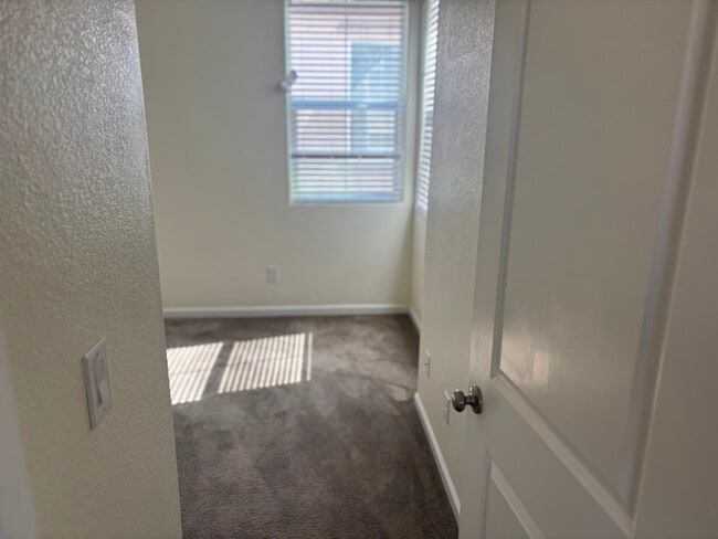 Photo - 613 Sweet Pea St