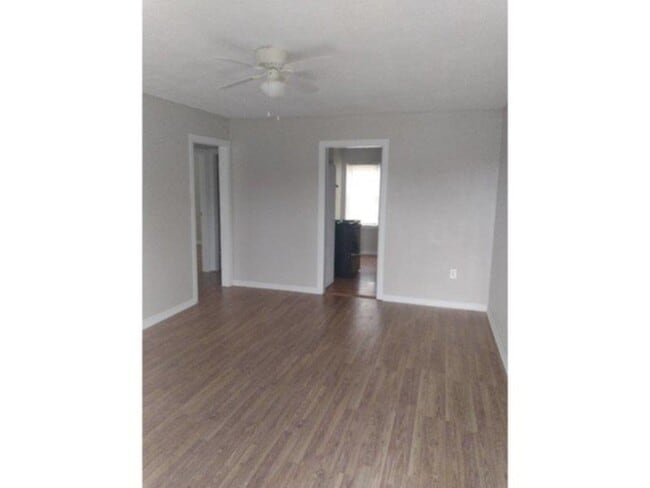 Photo - 1183 NW Ozmun Ave