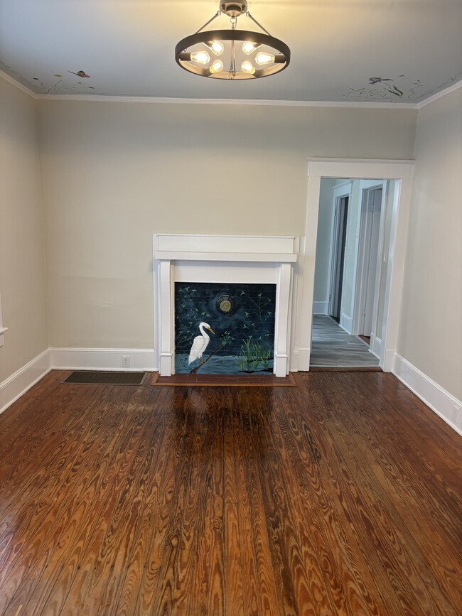 Photo - 1904 Perry Ave