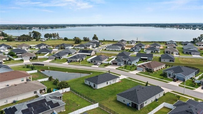 Photo - 961 Inverness Way