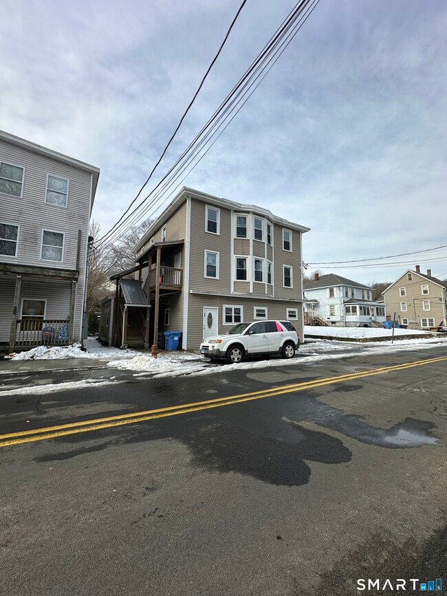 Building Photo - 48 Hunters Ave Unit 1st floor