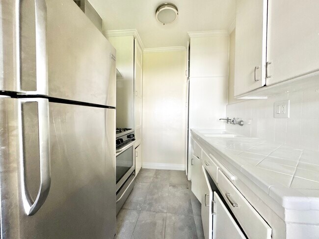 Photo - 6028 Cadillac Ave Unit 1