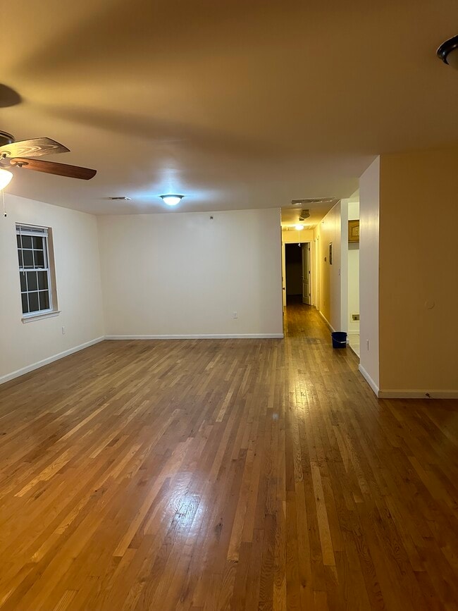 Building Photo - 272 Oraton St Unit 1