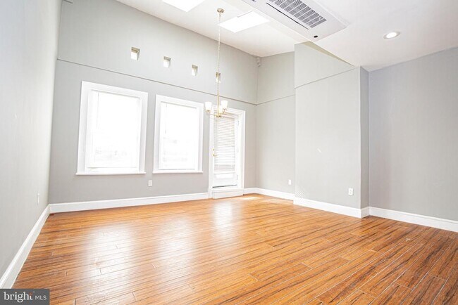 Building Photo - 2617 13th St NW Rental