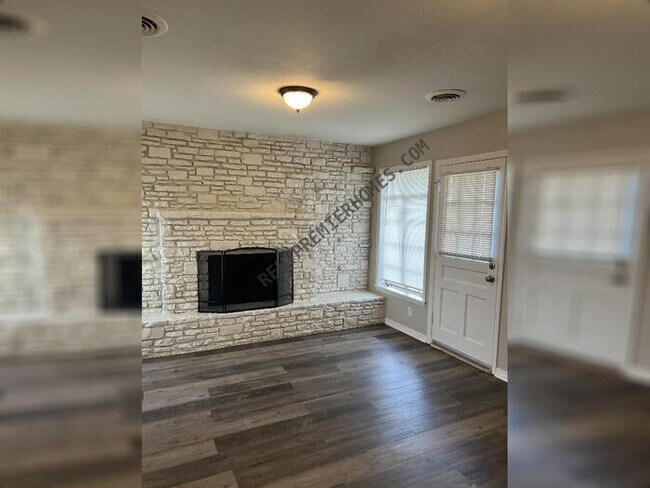 Photo - 3301 Eastman Dr