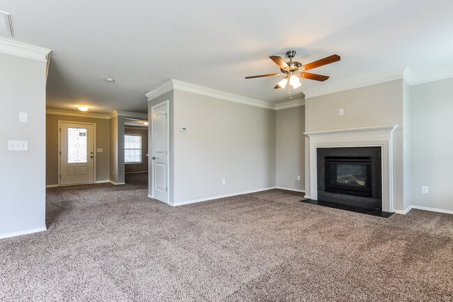Photo - 440 Kerriann Ln