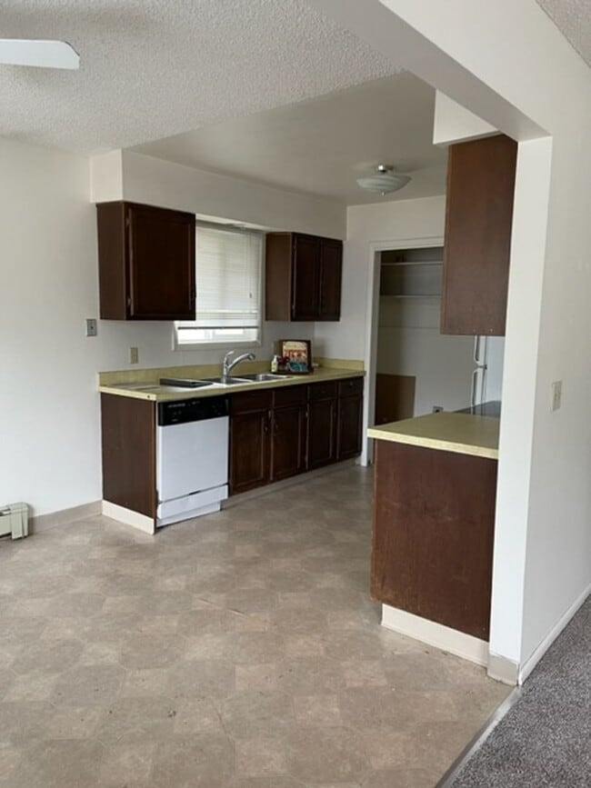 Photo - 2 Bedroom Apartment for Rent in Bozeman!