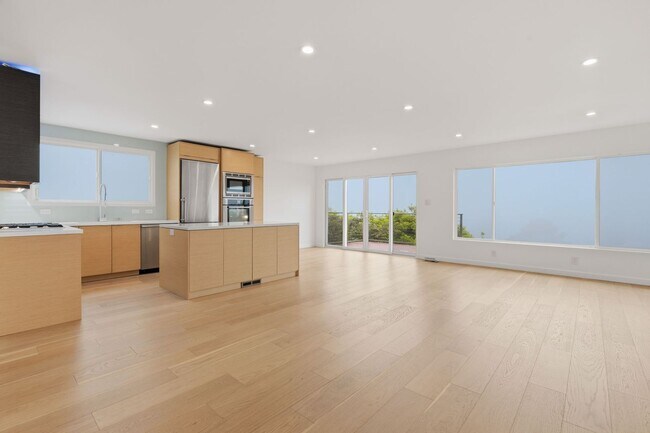 Photo - 167 Skyview Way