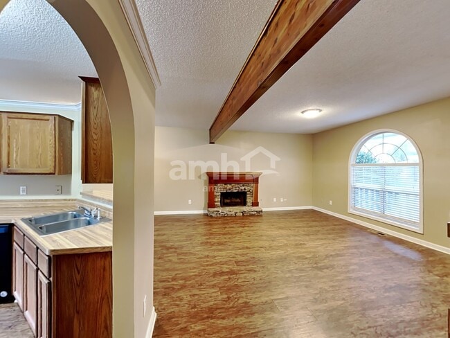 Photo - 2020 Foster Dr